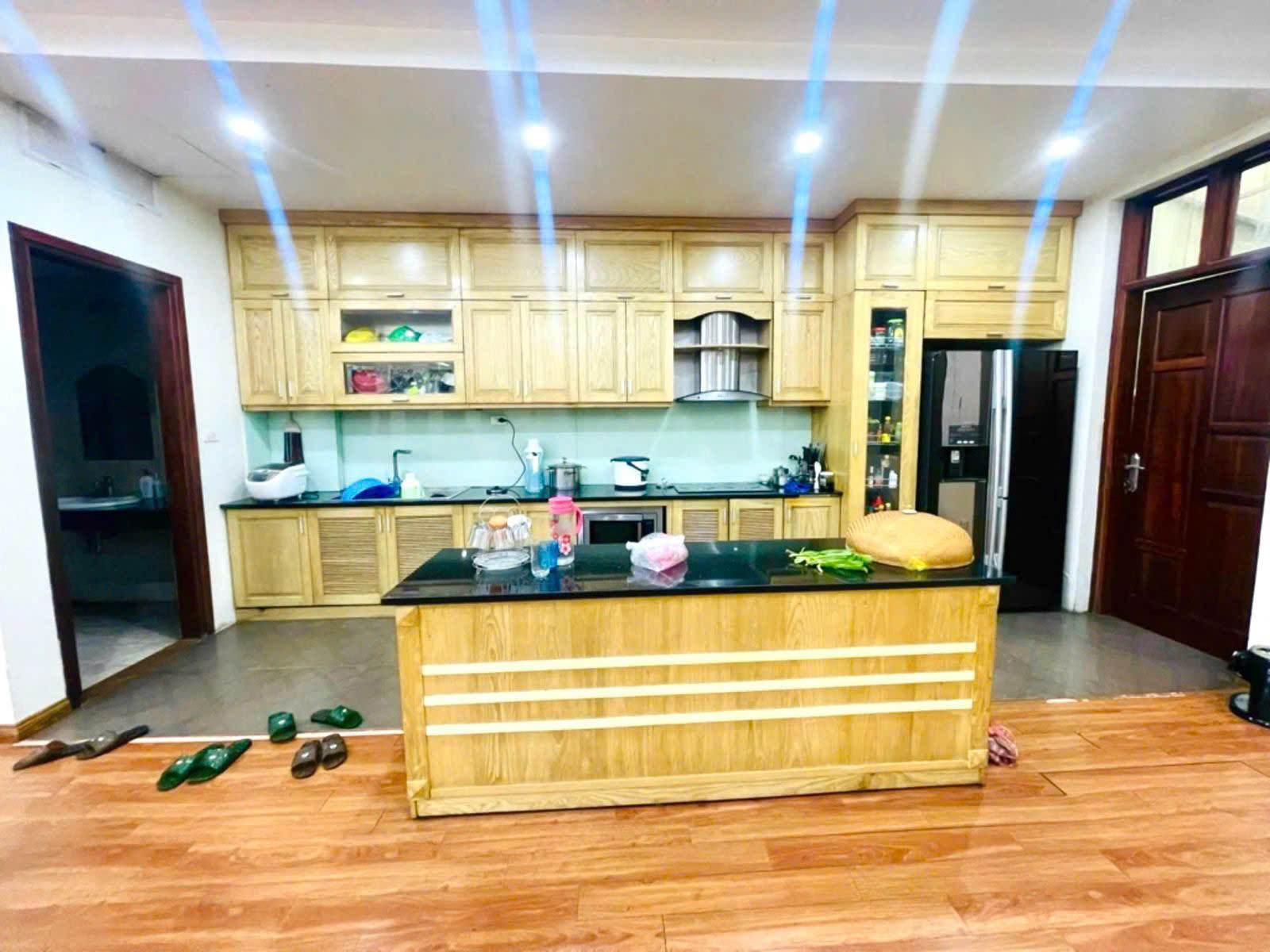 BÁN BIỆT THỰ HOA BẰNG, CẦU GIẤY - 245M - MT 9.5M - THANG MÁY - VỈA HÈ - KINH DOANH - 59 TỶ - Ảnh 3